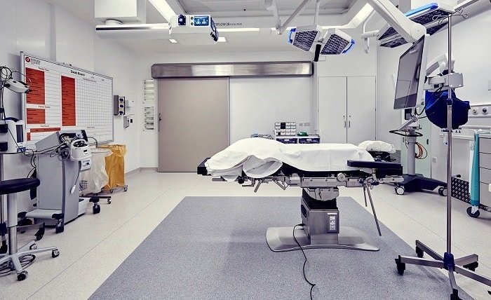 Find Out the Benefits of Working in a Healthcare Center for Seniors Healthcare Center